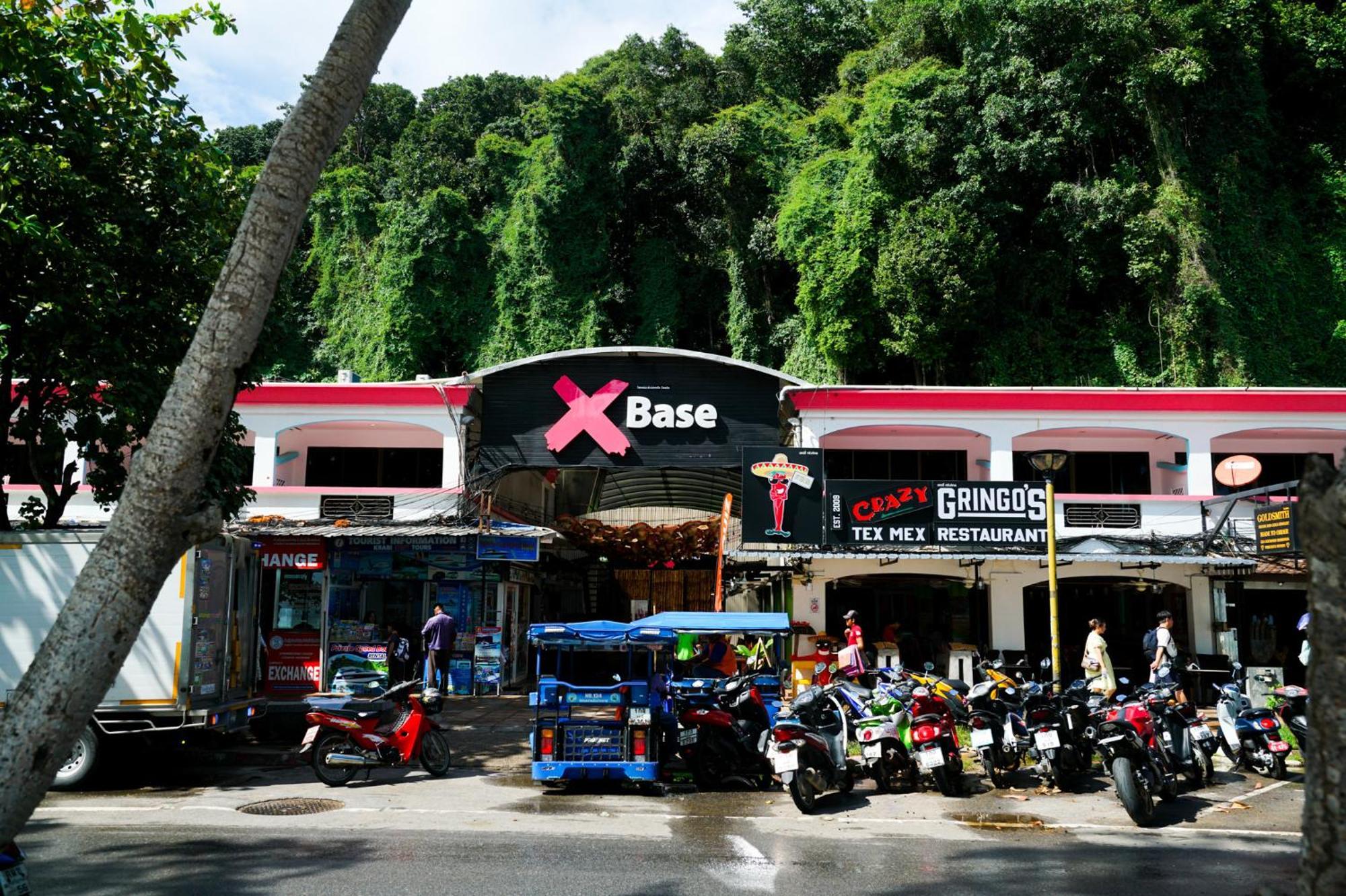 Base Party Hostel Ao Nang Exterior foto