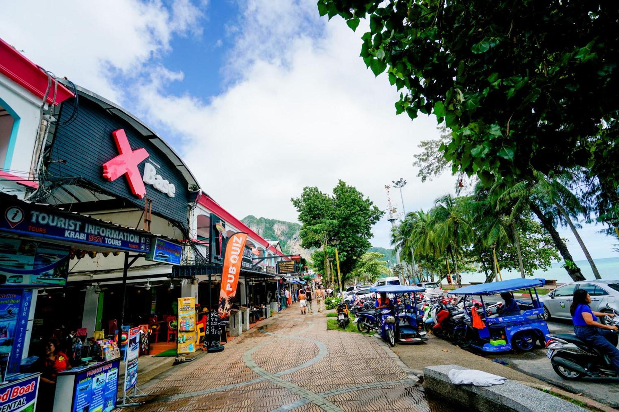 Base Party Hostel Ao Nang Exterior foto